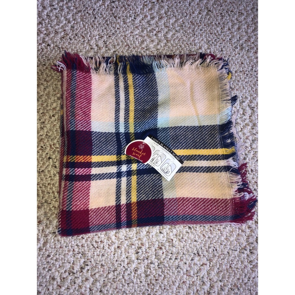 Women’s Blanket Scarf